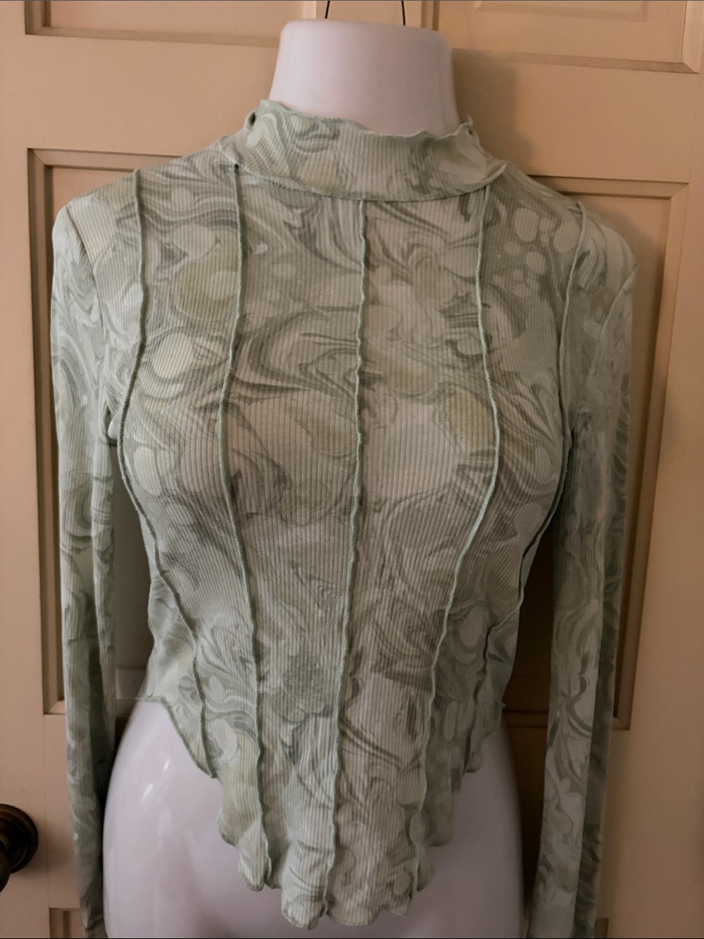 Forever 21 Ribbed Top in Pale Sage. Detailed print. Very lightweight